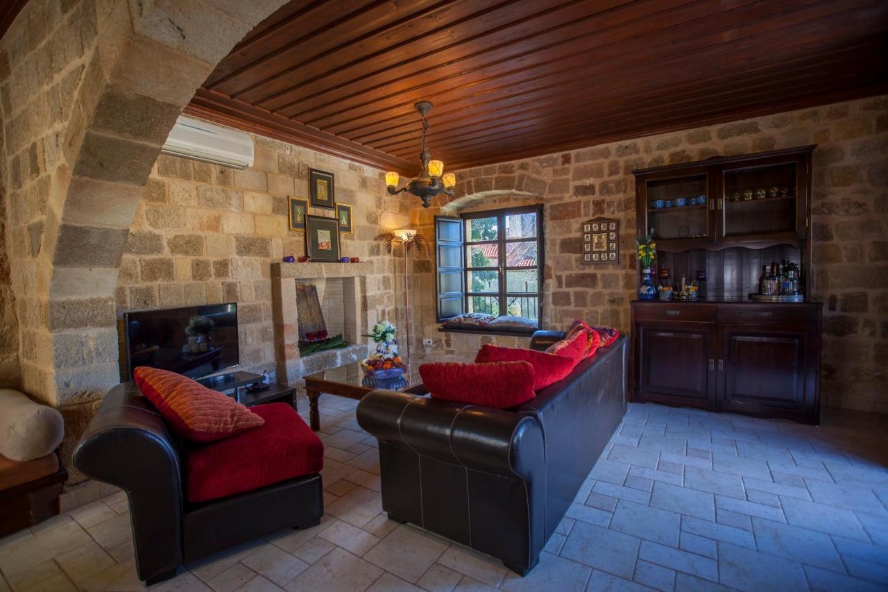 Medieval Dreams Villa Rhodes City ภายนอก รูปภาพ